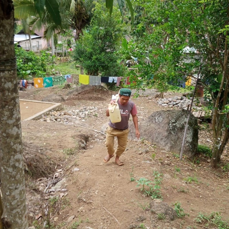 Wakaf Sumber Air Bersih Untuk Warga Desa Lintidu Yang Kesulitan Air